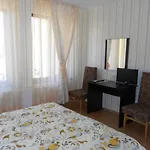 Πανσιόν Tsenovi 4*