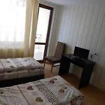 Tsenovi Πανσιόν