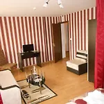 Πανσιόν Tsenovi 4*