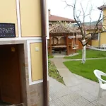 Πανσιόν Tsenovi