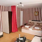 Πανσιόν Tsenovi 4*