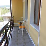 Πανσιόν Tsenovi