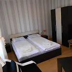 Πανσιόν Tsenovi 4*