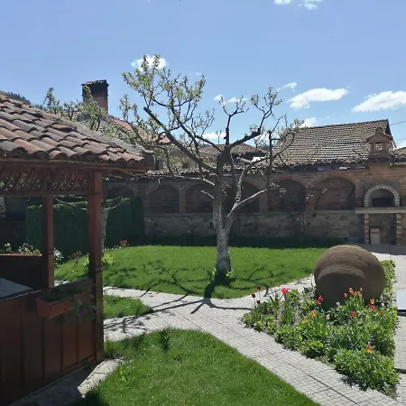 Tsenovi בית הארחה קופריבשטיצה