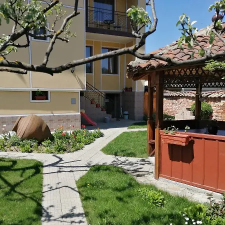 Guest house Tsenovi