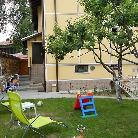Tsenovi Casa de hóspedes 4*