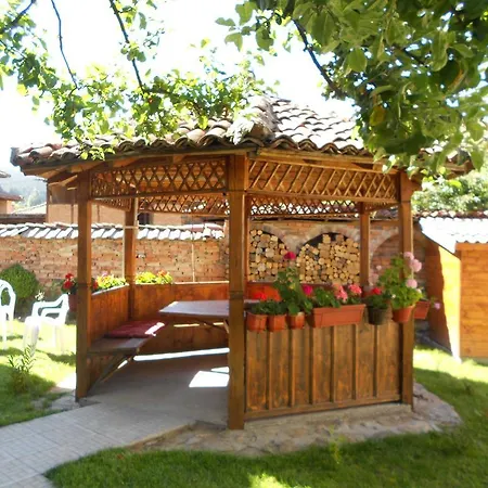 Casa de hóspedes Tsenovi 4*
