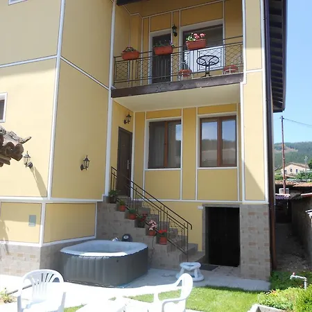 Tsenovi Casa de hóspedes 4*