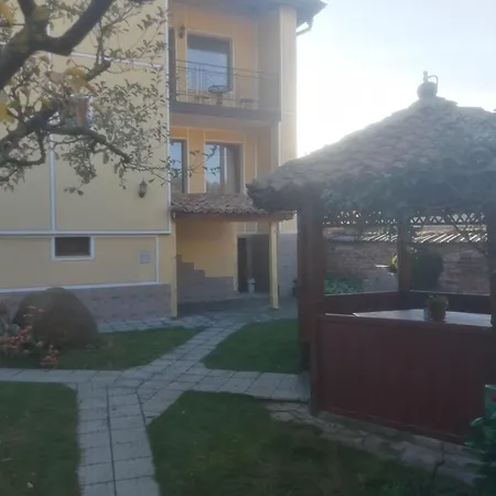 Πανσιόν Tsenovi Koprivshtitsa