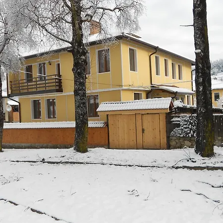 Casa de hóspedes Tsenovi 4*